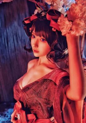 欧美金发女神艺术家_超清超清在线观看